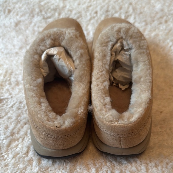 Women’s Tan Slip-On Shoes - Picture 3 of 7